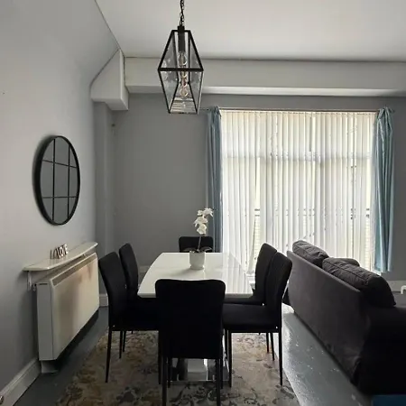 2-br - Walk To Silicon Docks & * Dublin