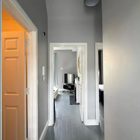 2-br - Walk To Silicon Docks & Apartment