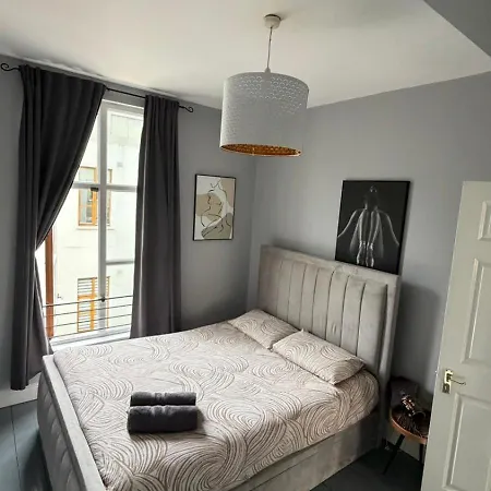 Apartment 2-br - Walk To Silicon Docks &