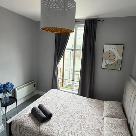 2-br - Walk To Silicon Docks & Apartment Dublin